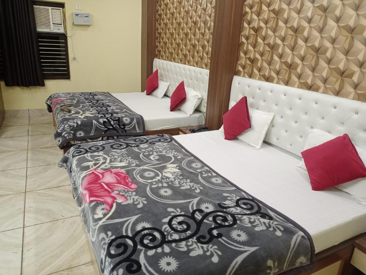 Hotel vinayak inn Haridwār Habitación foto